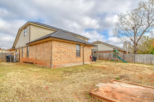 1216 NE 24th Street, Moore, OK 73160