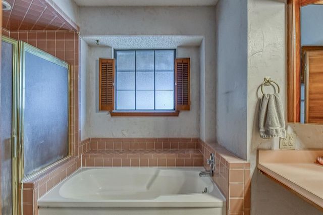 1216 NE 24th Street, Moore, OK 73160