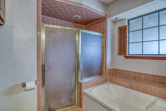 1216 NE 24th Street, Moore, OK 73160