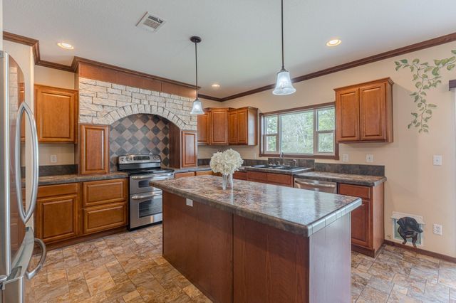 115 Canadian Drive, Trinity, TX 75862