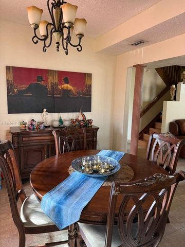 7477 NW 167th St, Hialeah, FL 33015