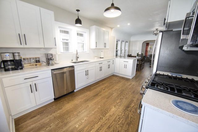 122 E Norwich STREET, Milwaukee, WI 53207