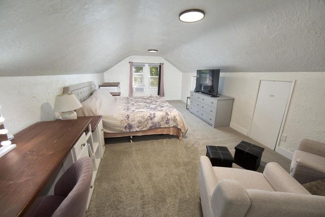 122 E Norwich STREET, Milwaukee, WI 53207