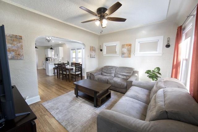 122 E Norwich STREET, Milwaukee, WI 53207