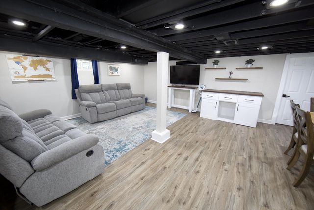 122 E Norwich STREET, Milwaukee, WI 53207