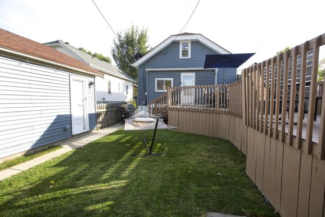 122 E Norwich STREET, Milwaukee, WI 53207