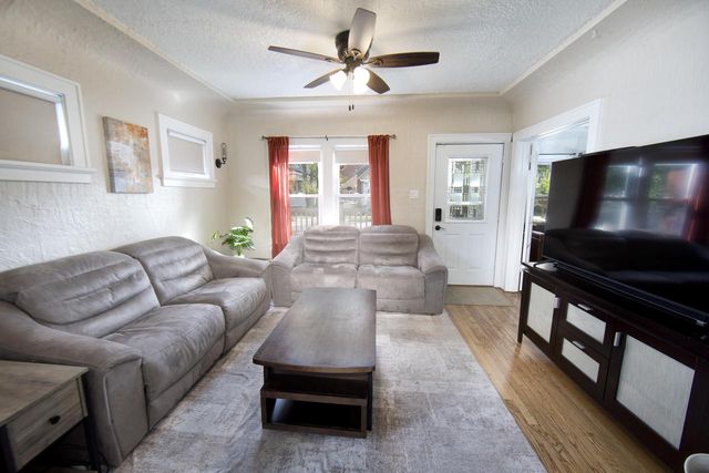 122 E Norwich STREET, Milwaukee, WI 53207