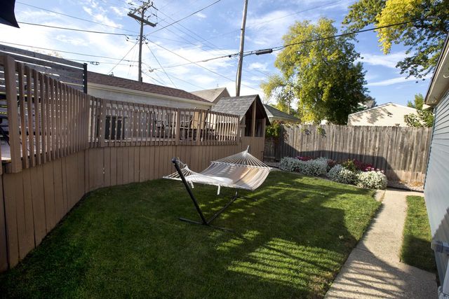 122 E Norwich STREET, Milwaukee, WI 53207