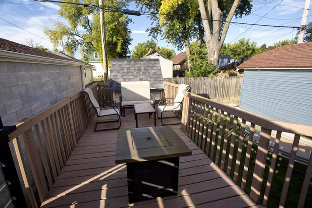 122 E Norwich STREET, Milwaukee, WI 53207