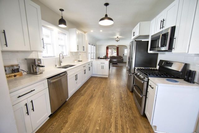 122 E Norwich STREET, Milwaukee, WI 53207