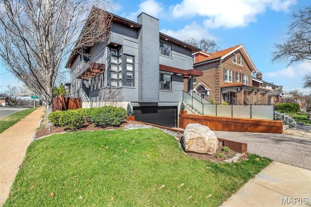 7489 Washington Avenue, University City, MO 63130