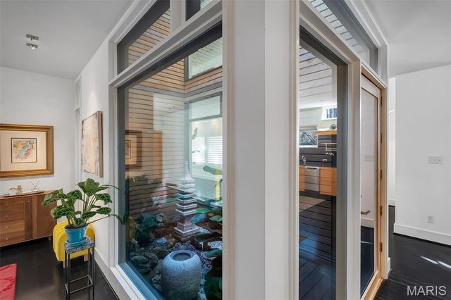 7489 Washington Avenue, University City, MO 63130