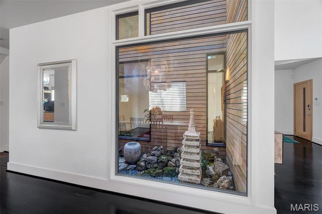 7489 Washington Avenue, University City, MO 63130