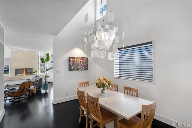 7489 Washington Avenue, University City, MO 63130