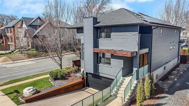 7489 Washington Avenue, University City, MO 63130