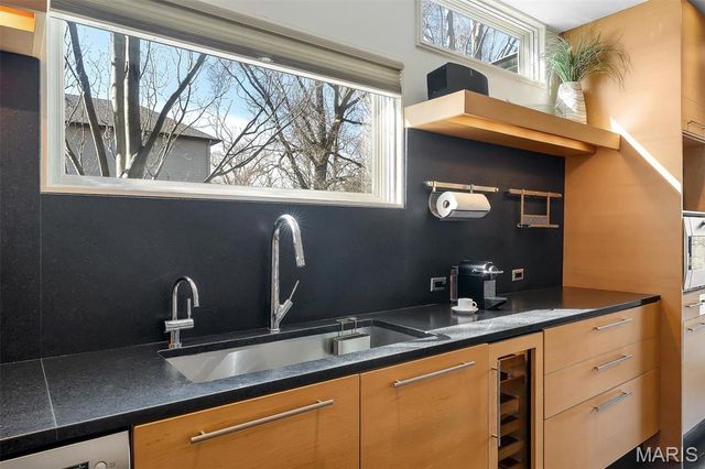 7489 Washington Avenue, University City, MO 63130