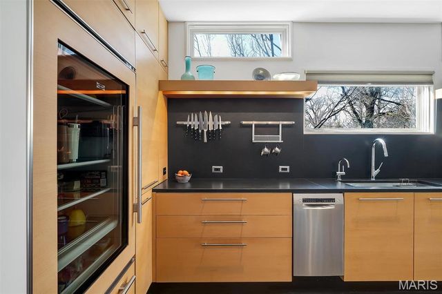 7489 Washington Avenue, University City, MO 63130