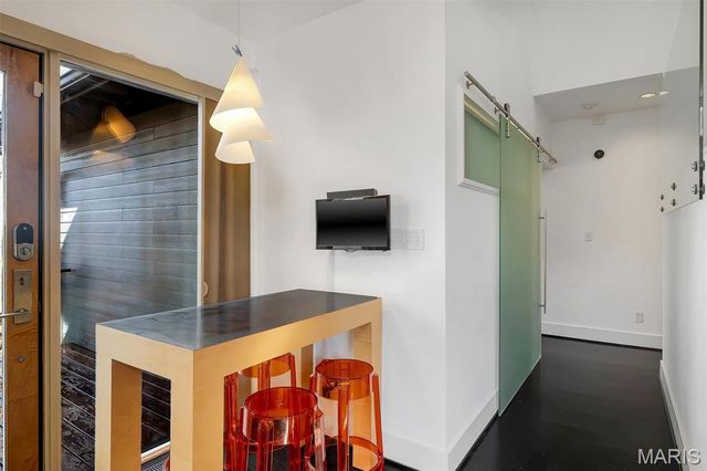 7489 Washington Avenue, University City, MO 63130