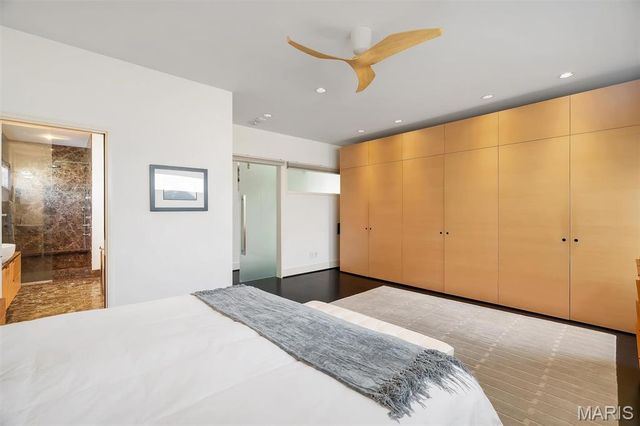 7489 Washington Avenue, University City, MO 63130