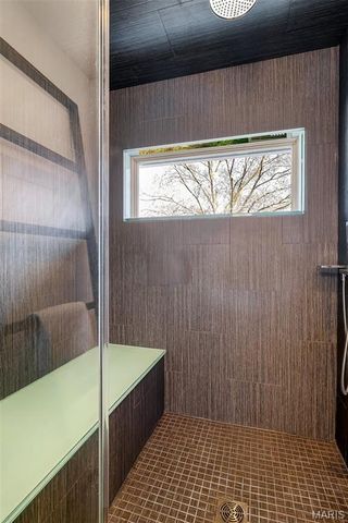 7489 Washington Avenue, University City, MO 63130