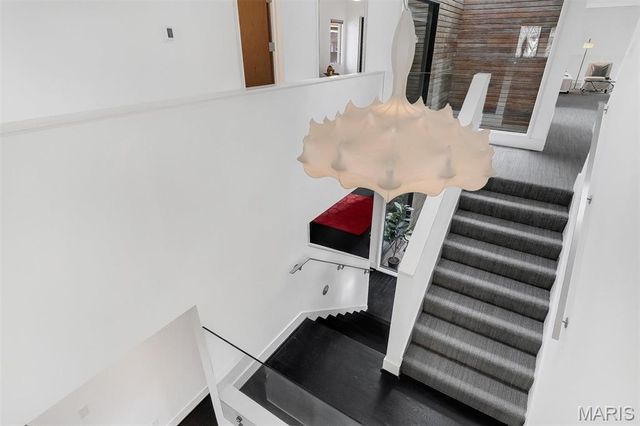 7489 Washington Avenue, University City, MO 63130