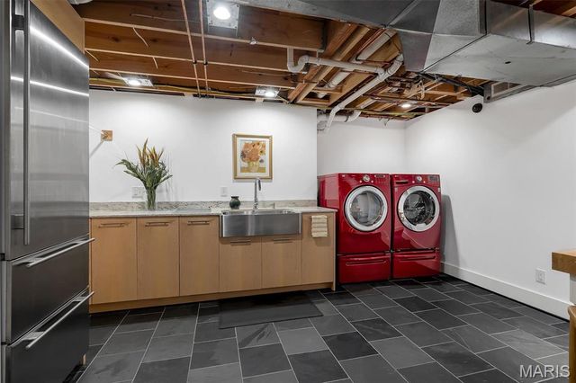 7489 Washington Avenue, University City, MO 63130