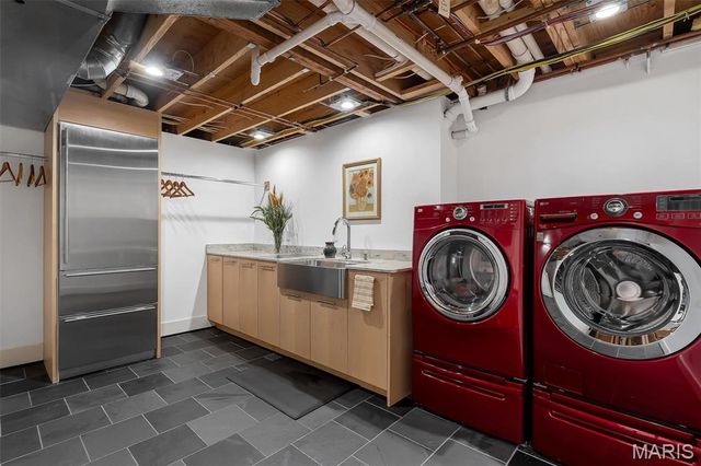 7489 Washington Avenue, University City, MO 63130