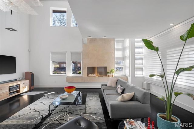 7489 Washington Avenue, University City, MO 63130