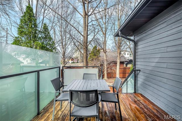 7489 Washington Avenue, University City, MO 63130