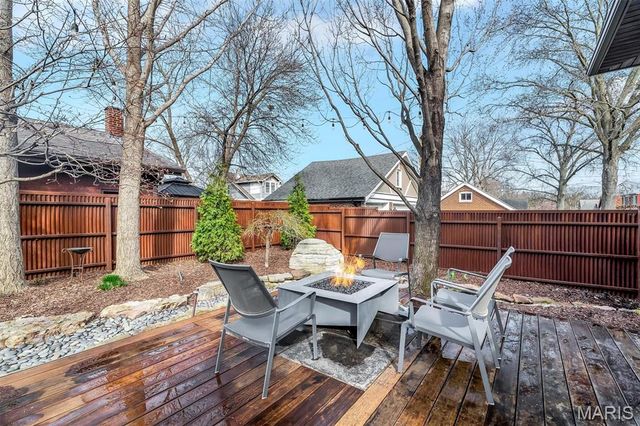 7489 Washington Avenue, University City, MO 63130