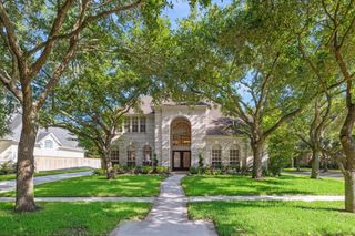 30 Watermill Place, Sugar Land, TX 77479