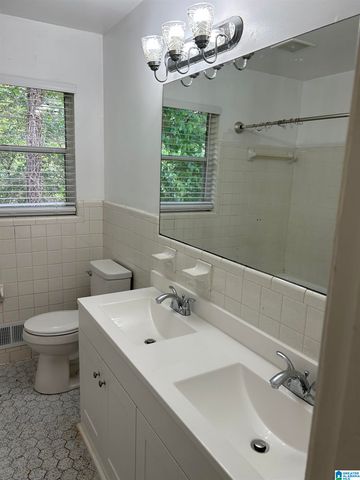531 TINKER STREET, Hueytown, AL 35023