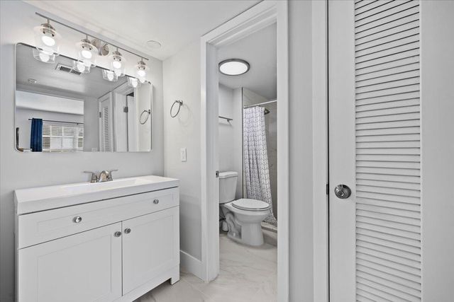 5500 Tamberlane Circle Apt 105, Palm Beach Gardens, FL 33418