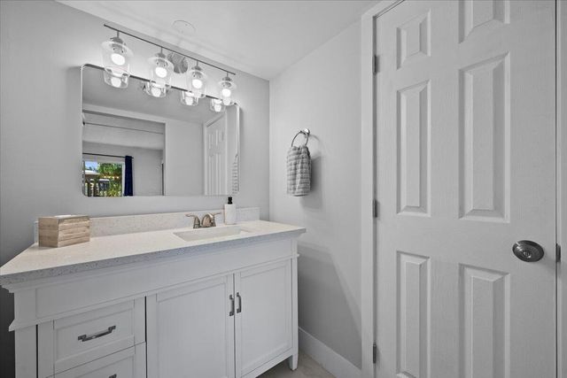 5500 Tamberlane Circle Apt 105, Palm Beach Gardens, FL 33418