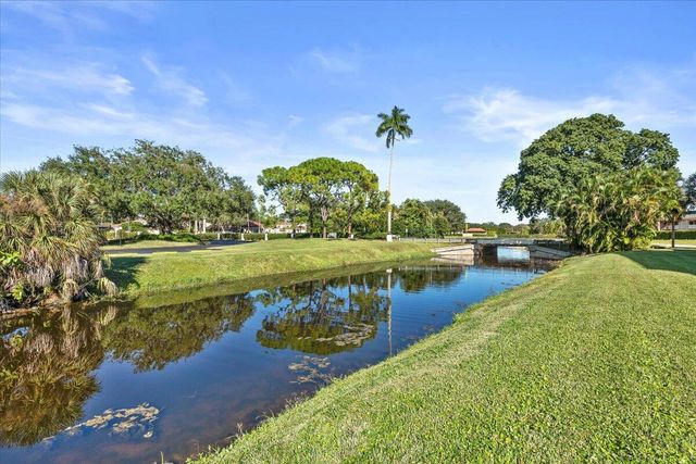 5500 Tamberlane Circle Apt 105, Palm Beach Gardens, FL 33418