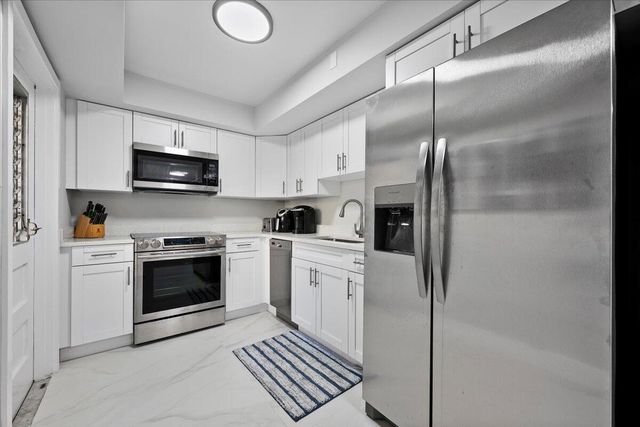 5500 Tamberlane Circle Apt 105, Palm Beach Gardens, FL 33418