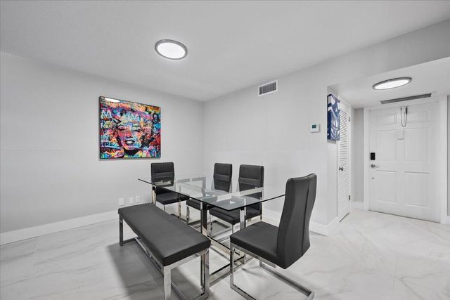 5500 Tamberlane Circle Apt 105, Palm Beach Gardens, FL 33418