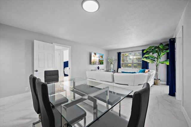 5500 Tamberlane Circle Apt 105, Palm Beach Gardens, FL 33418