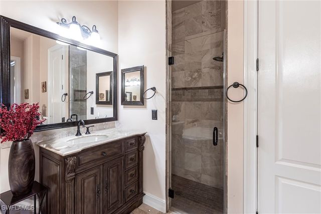 3033 Lake Manatee CT, Cape Coral, FL 33909