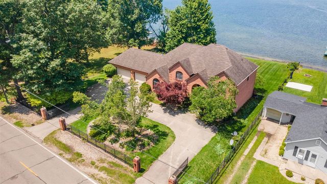 2647 Lake Shore Drive, Niles, MI 49120