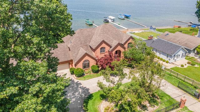 2647 Lake Shore Drive, Niles, MI 49120