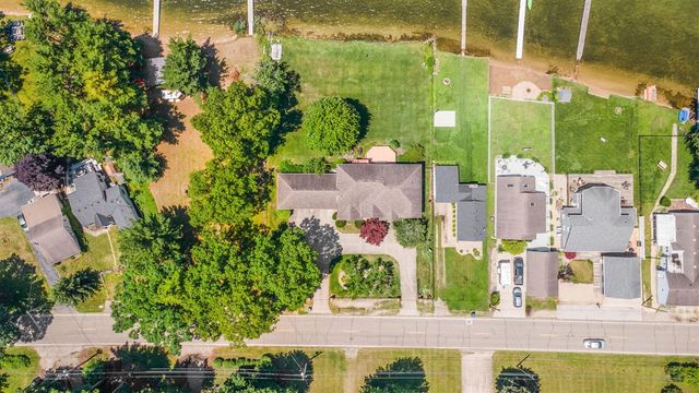 2647 Lake Shore Drive, Niles, MI 49120