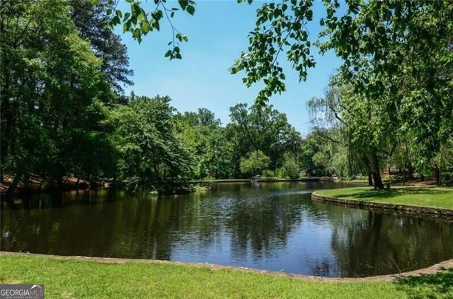 284 Lakeview Avenue NE, Atlanta, GA 30305