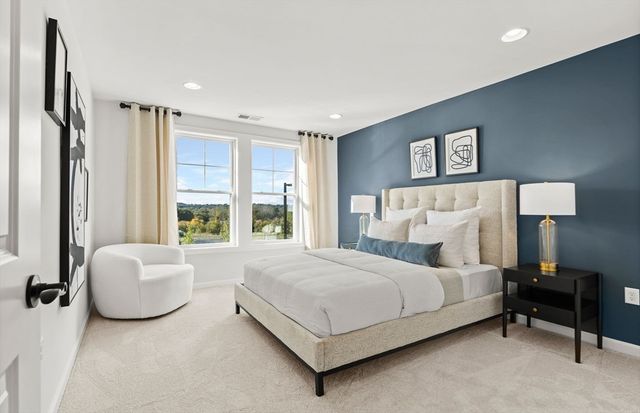 34 East Point Drive 3, East Providence, RI 02916