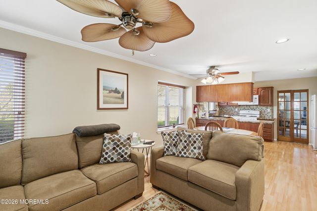 8 Marlow Avenue, Manchester, NJ 08759