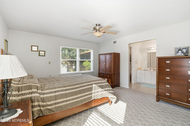 8 Marlow Avenue, Manchester, NJ 08759