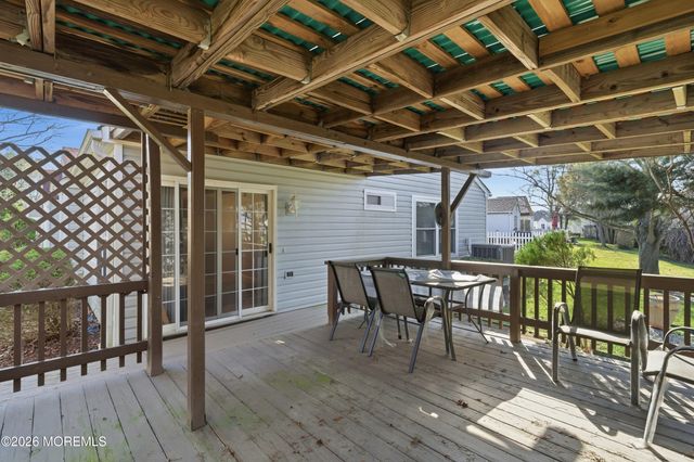 8 Marlow Avenue, Manchester, NJ 08759