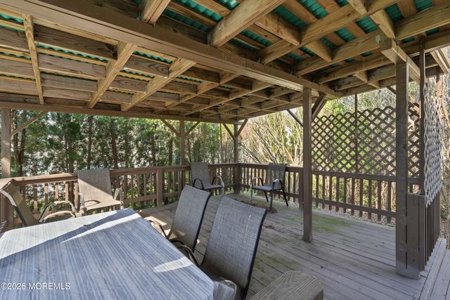8 Marlow Avenue, Manchester, NJ 08759