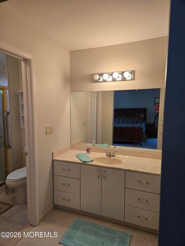 8 Marlow Avenue, Manchester, NJ 08759