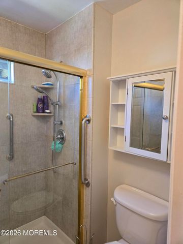 8 Marlow Avenue, Manchester, NJ 08759